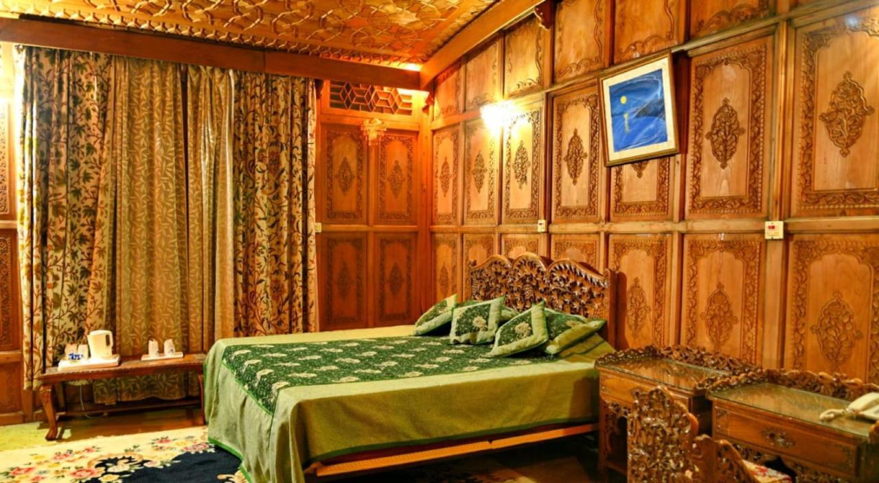 เดอ ไลลา เฮาส์โบ๊ต  Hotel ศรีนาการ์ ภายนอก รูปภาพ